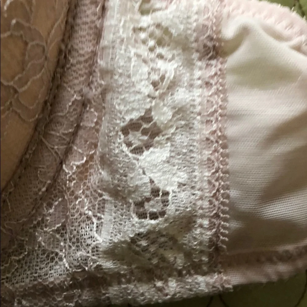 NWT VS bra - Picture 4 of 8